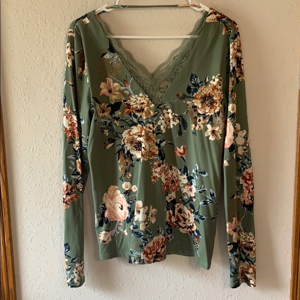 Day Trip floral long sleeve.